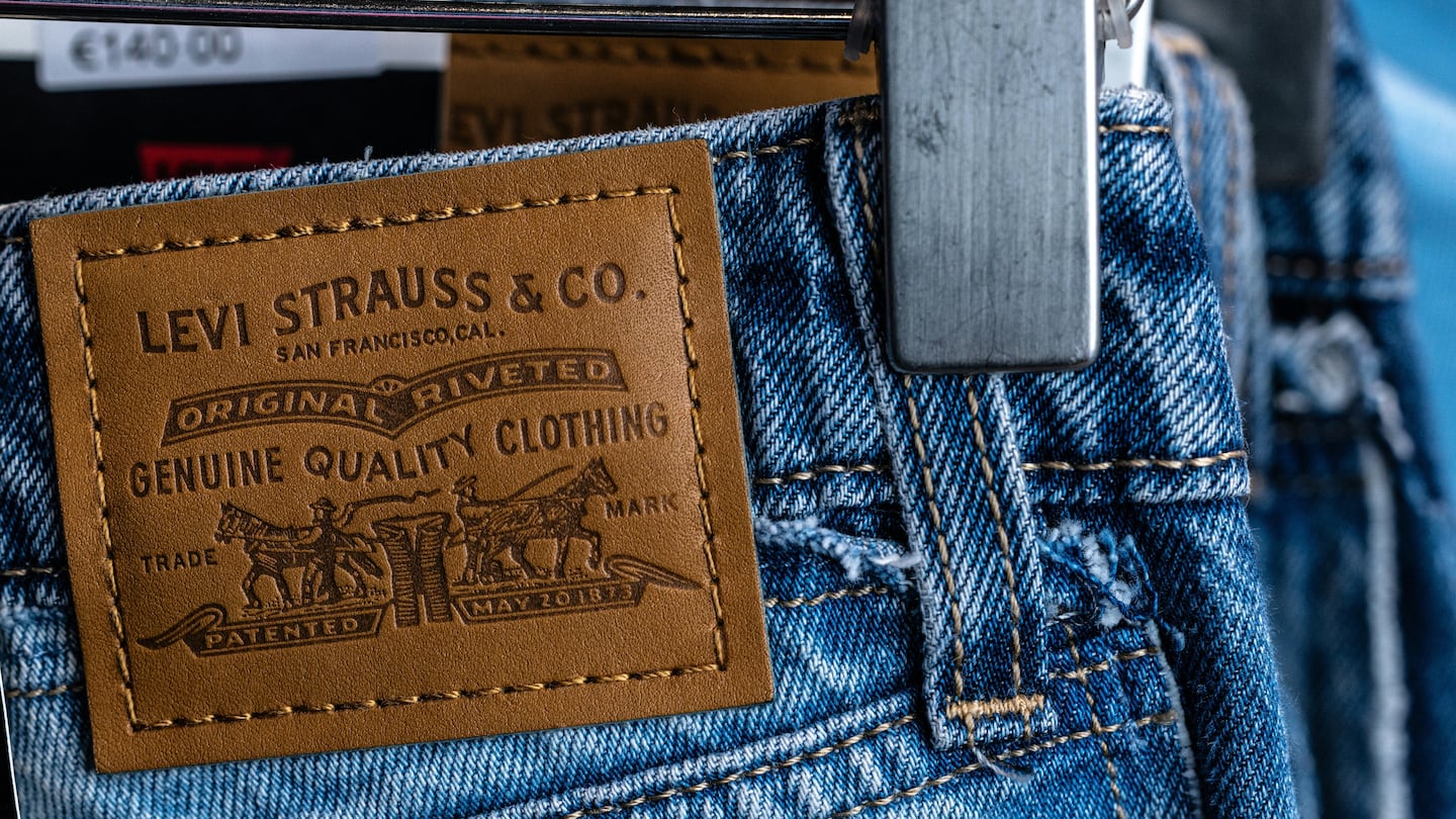 Levi's tag.